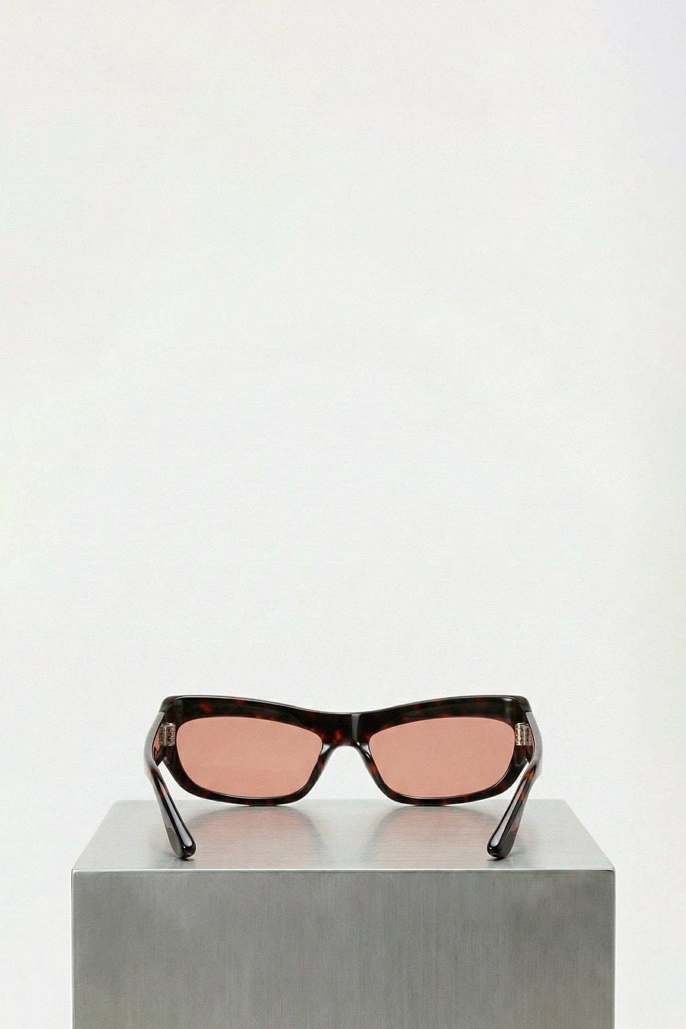 Port Tanger Isa Shades back