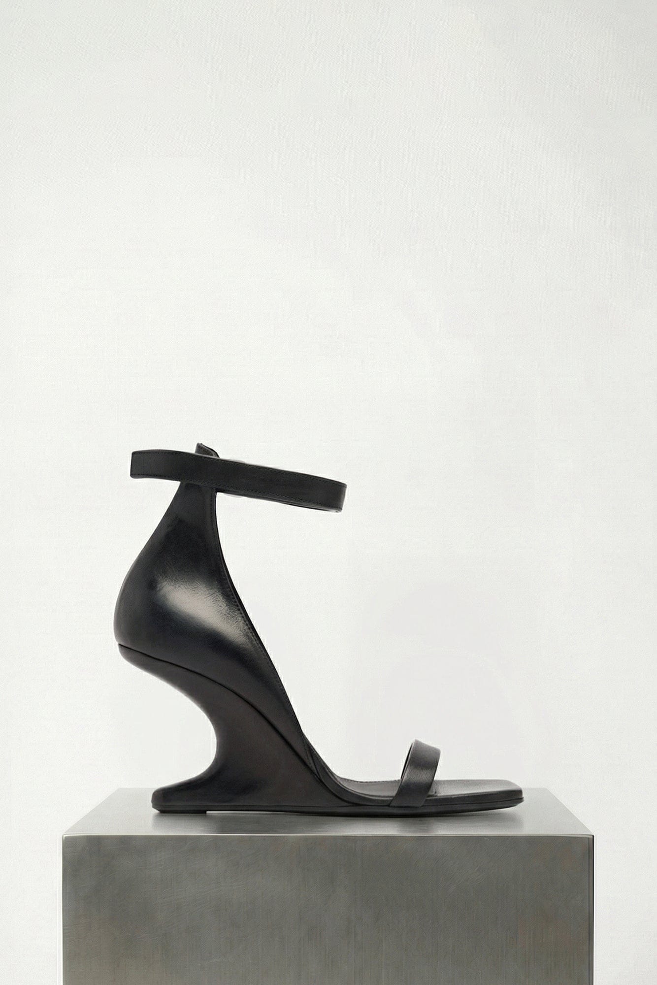 Rick Owens Cantilever Sandal in Black