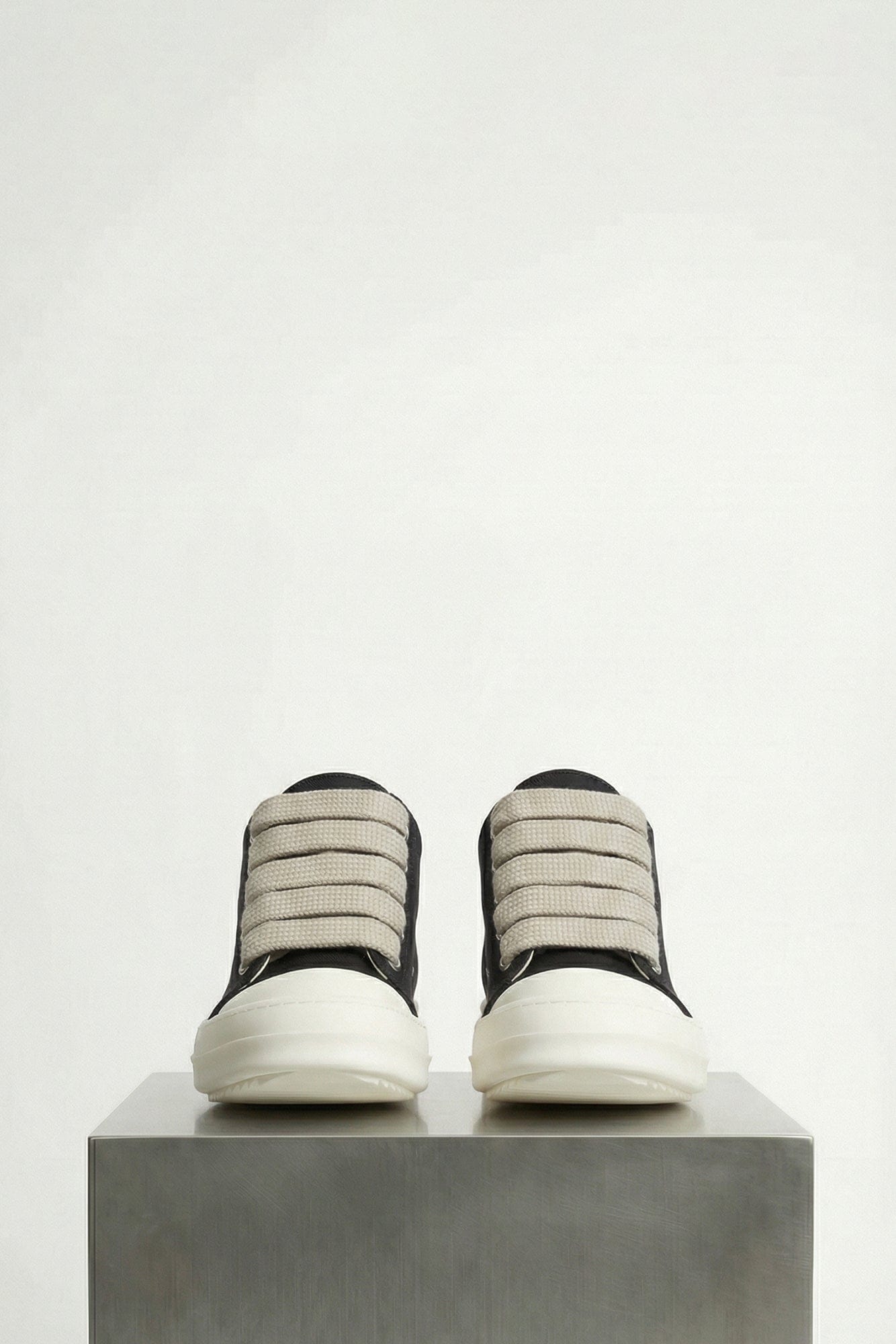 Rick Owens DRKSHDW W Jumbolace Low Sneaks in Black front