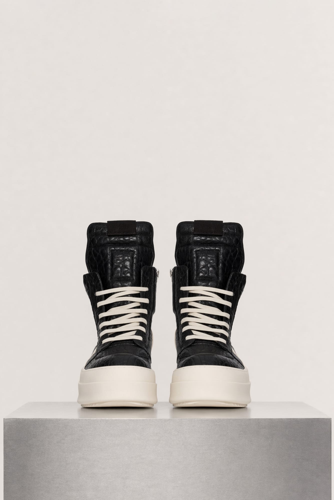 Rick Owens Mega Bumper Geobasket in Black/Milk