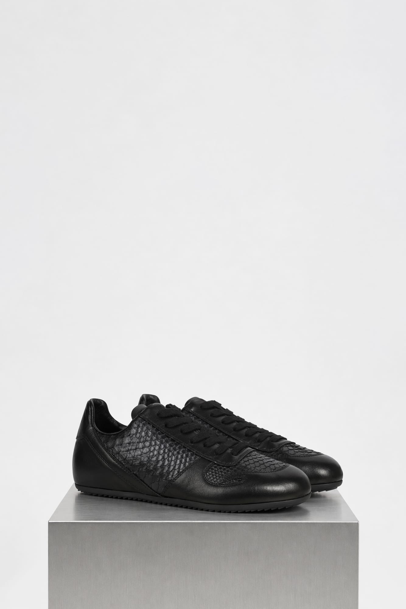 Rick Owens Minimal Sneaks in Black