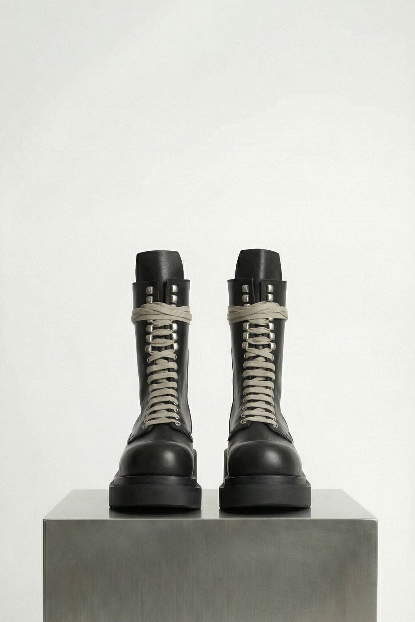 Rick Owens Stivali In Pelle Laceup Bogun SS26 front