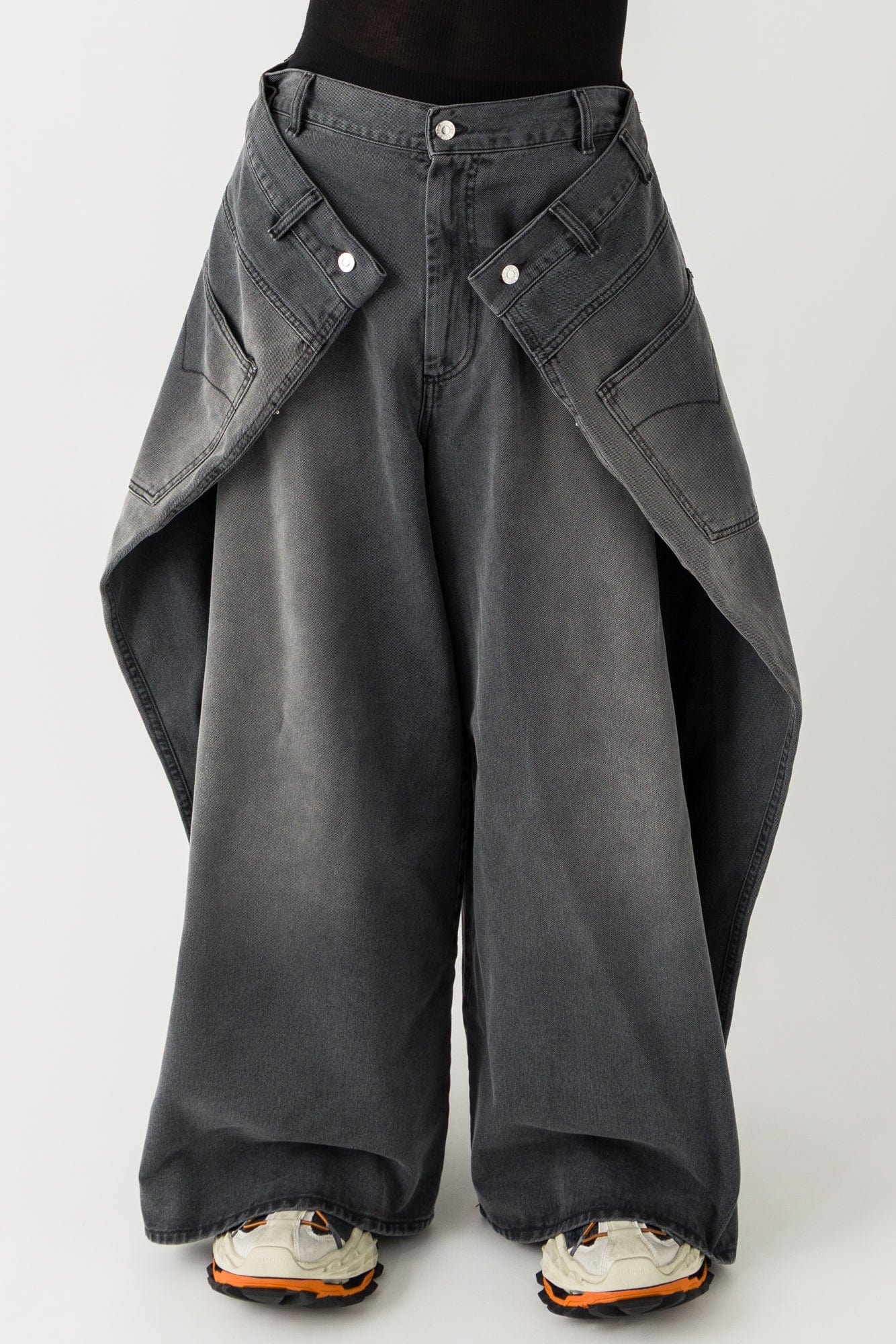 Lu'u Dan Maxi Jeans in Grey