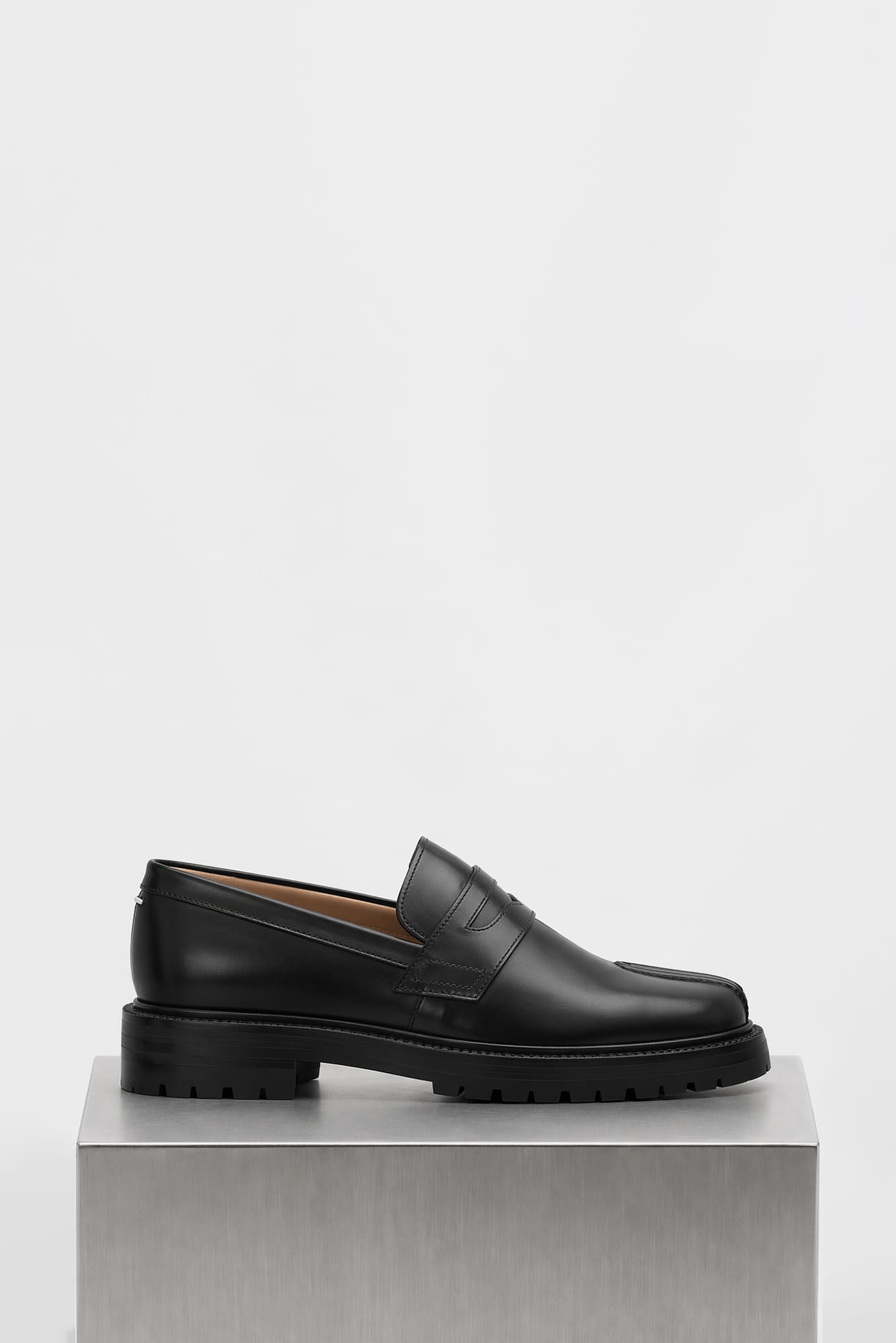 Maison Margiela Tabi County Loafer in Black