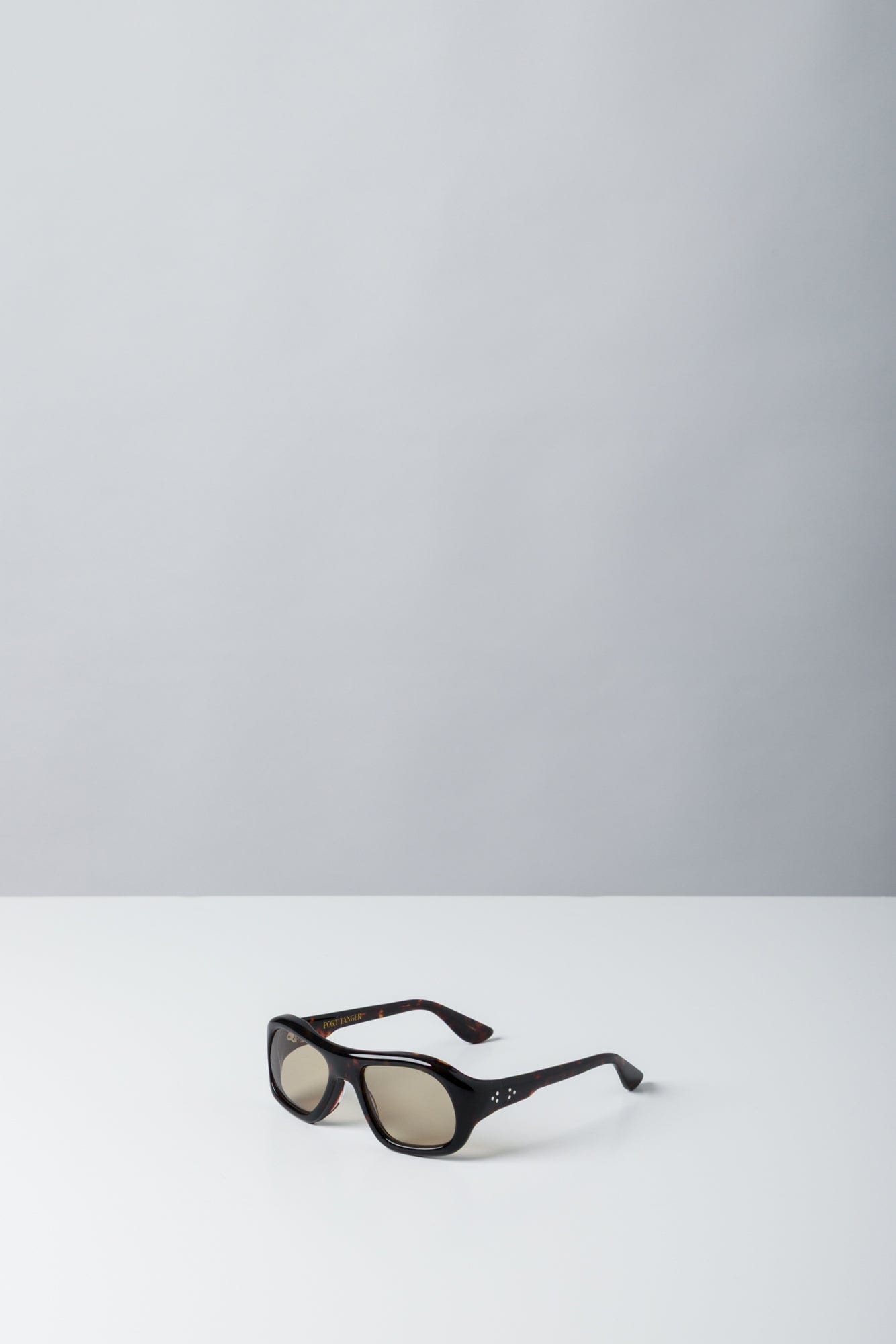 Port Tanger Gray in Olive Lens side