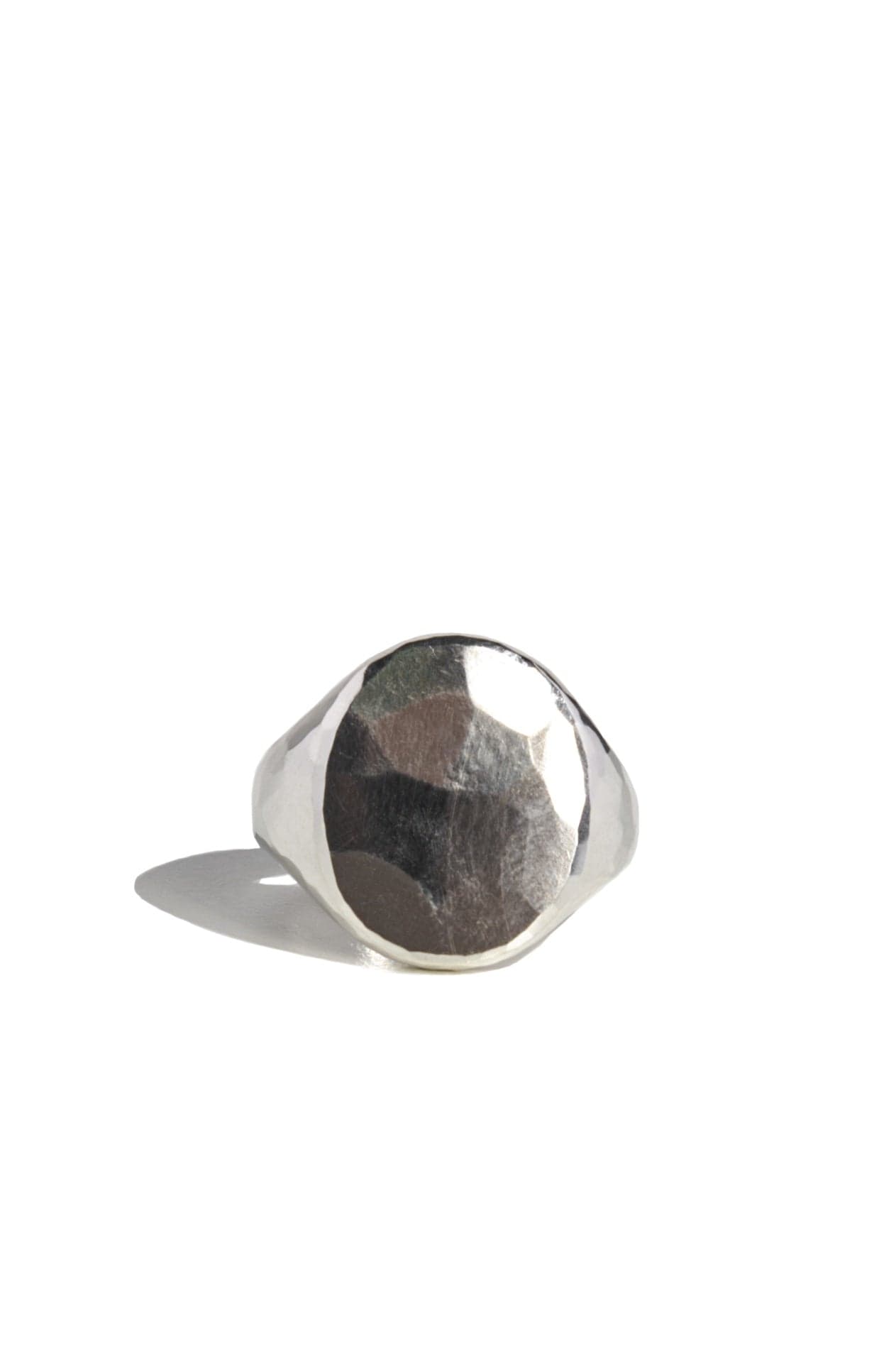 Werkstatt München Hammered Silver Oval Signet Ring – Antidote Fashion and  Lifestyle